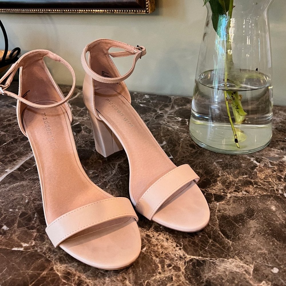 Madden Girl High Heels size 9 color Blush Bella sandal